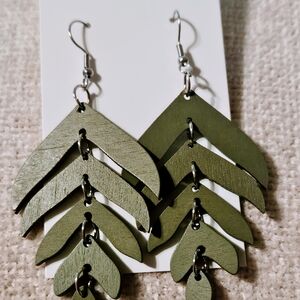 Elegant Green Leaf Dangle Earrings